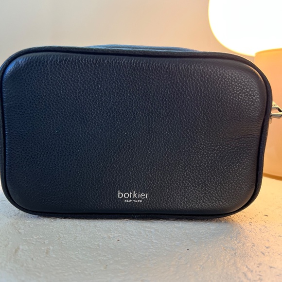 Botkier Small Leather Camera Bag - Picture 5 of 8